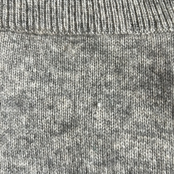 Neiman Marcus women’s 100% cashmere turtleneck sweater, medium - Picture 5 of 7